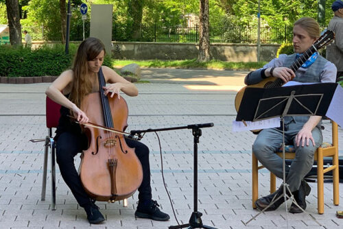 Teresa Álvarez García (Violoncello) & Lukasz Walda (Gitarre)