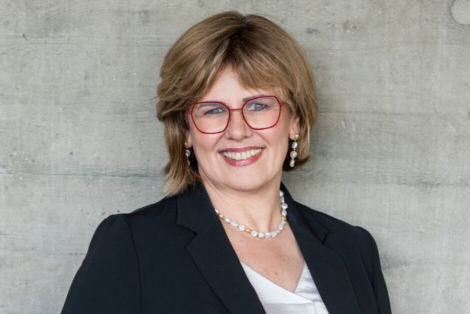 Cornelia Kollmer als Vorstandsmitglied der Stadtsparkasse Augsburg bestätigt